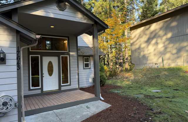 17643 East Clear Lake Boulevard Southeast Gallery 2