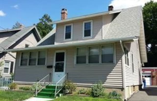 33 Autumn Street - 33 Autumn Street, Waterbury, CT 06706
