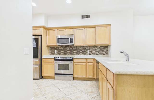 2130 W HUNTER Court Gallery 4