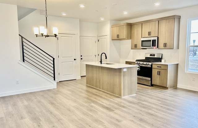 7033 S Jordan Pkwy W photos photos