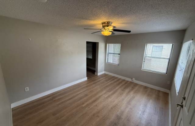 1414 E Muriel St photos photos