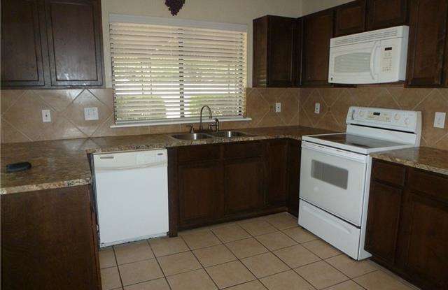 1508 Country Manor Road Gallery 3