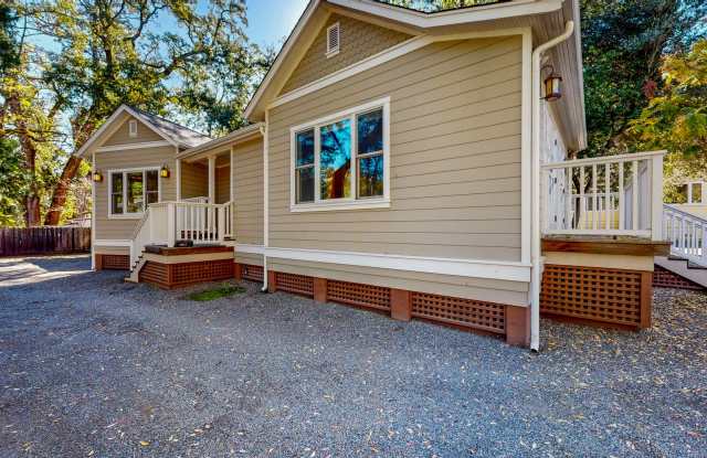 Serene 1 bedroom 1 bath Calistoga Home adjacent to Napa river! - 1332 Berry Street, Calistoga, CA 94515