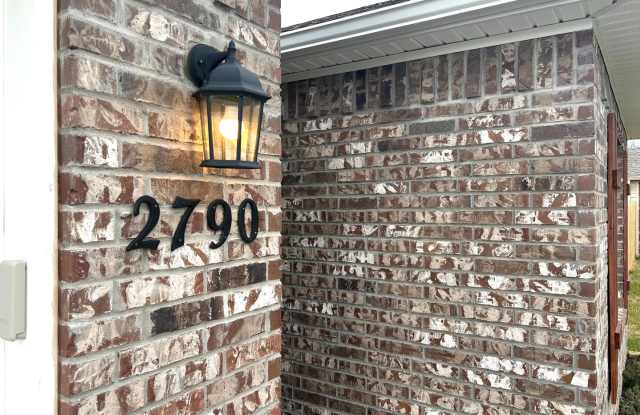 Newer Construction 3 bedroom 2 bath home! Gallery 3