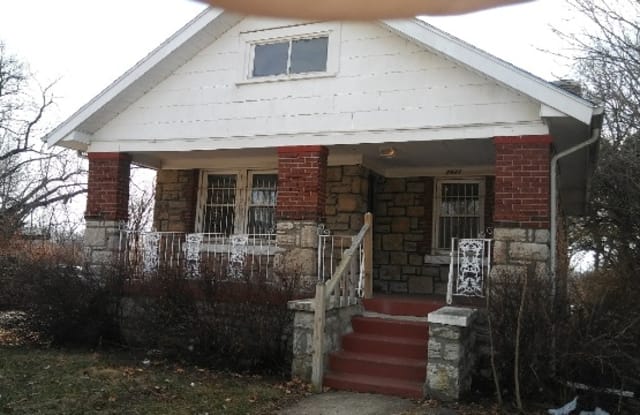 2921 E 52nd Street - 2921 E 52nd St, Kansas City, MO 64130