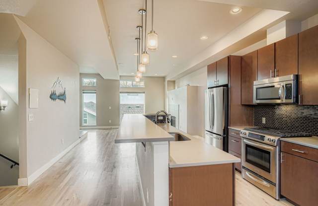 Views for Days! Rooftop Retreat Near Sloan’s Lake & Downtown - Available in February Gallery 1