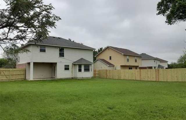 718 Honeysuckle Drive Gallery 4