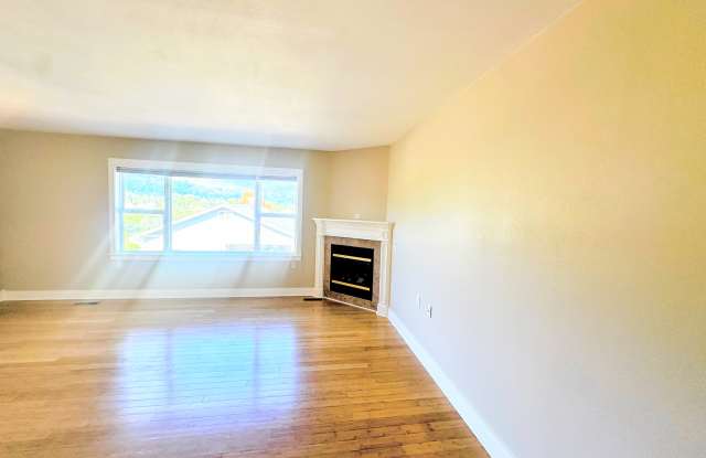 913 Plum Ridge Dr Gallery 1