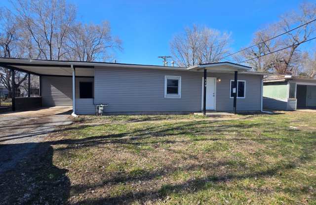 Charming 3-bedroom, 1-bath home in Cahokia! photos photos