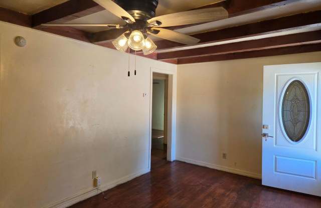 Three Bedroom Pet Friendly Home! Gallery 4