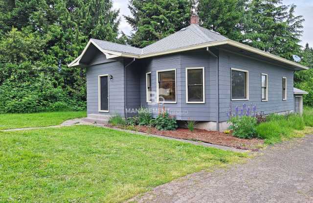 Charming Milwaukie Home on Spacious Lot! Updated Kitchen, Hardwood Floors  More! photos photos Charming Milwaukie Home on Spacious Lot! Updated Kitchen, Hardwood Floors  More! photos photos