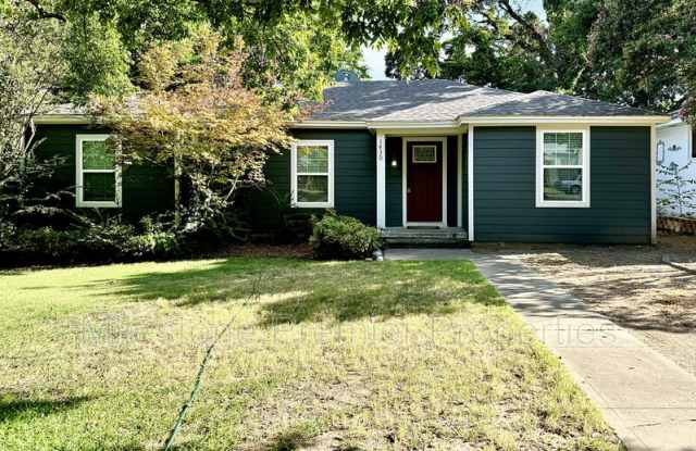 1430 West Shepherd Street photos photos