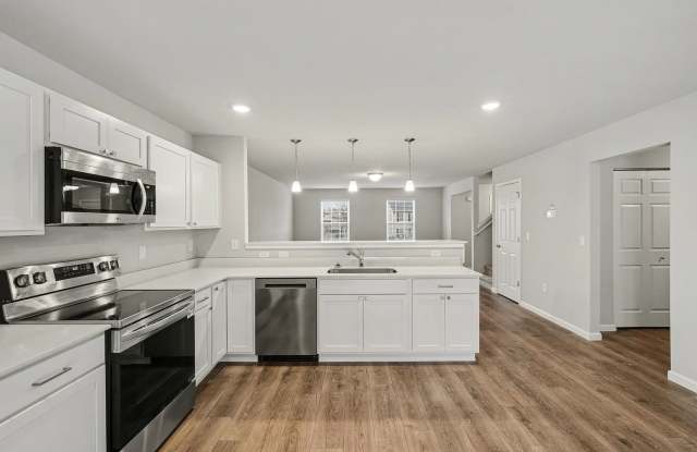 1 Month FREE Rent! Applied to Your First Full Month. Terms & Conditions Apply. Gallery 4