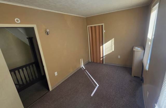 3 bedroom 1.5 bathroom Gallery 4
