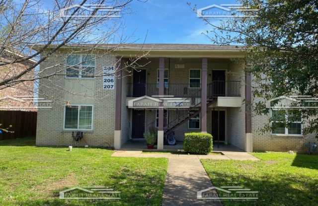 204 Alpine Court - 204 Alpine Court, Irving, TX 75060