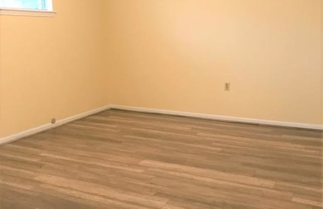13805 Imperial Court Gallery 3