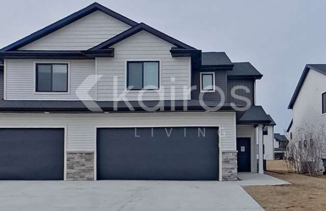 6918 Bluebell Ct - 6918 Bluebell Court, Johnston, IA 50131