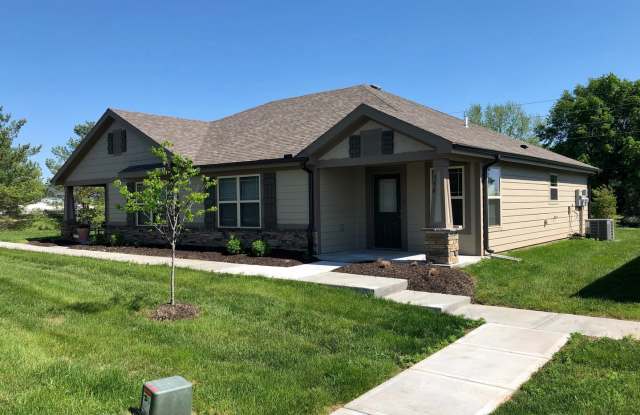 Newer 2 Bed 2 Car Attached Villa in Blue Springs photos photos