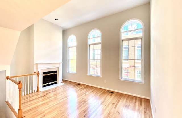2426 GARNETT DRIVE Gallery 4