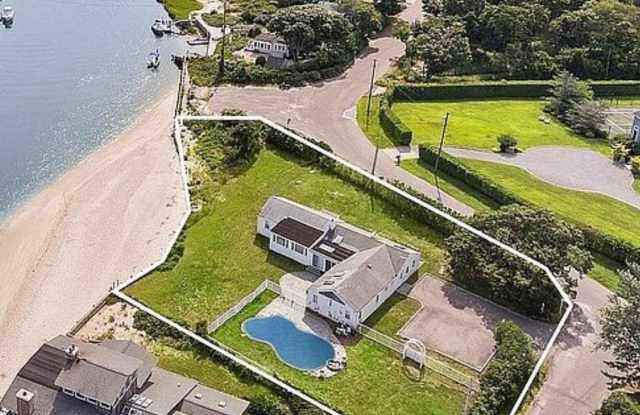 2 Peconic Crescent - 2 Peconic Crescent, Shinnecock Hills, NY 11946