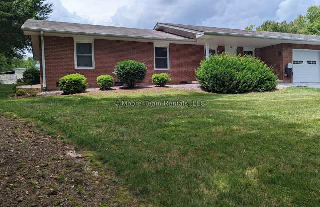 2/2  Office - Garage, Lawn Care Included photos photos