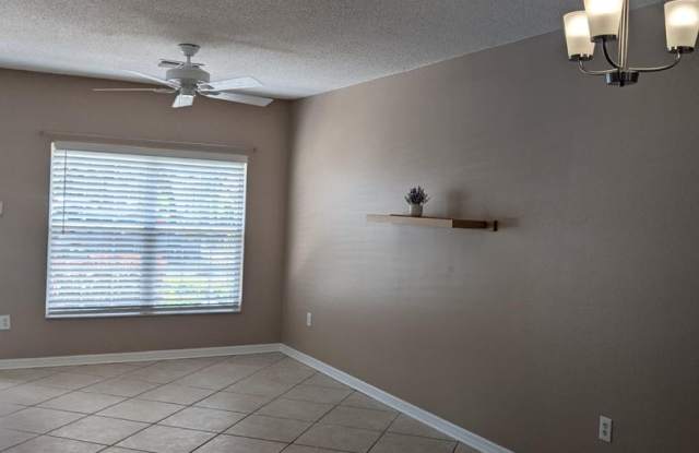 Beautiful 2 Bedroom, 2.5 Bath Townhome in Private Gated Community Of Hunter's Key In New Tampa photos photos