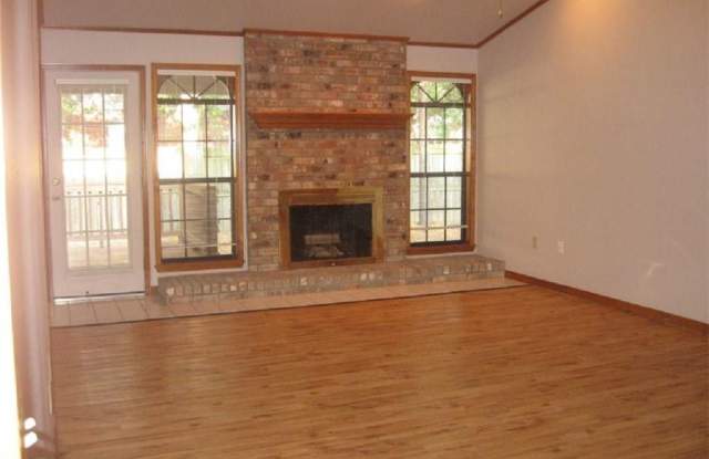 403 39th Place Gallery 3