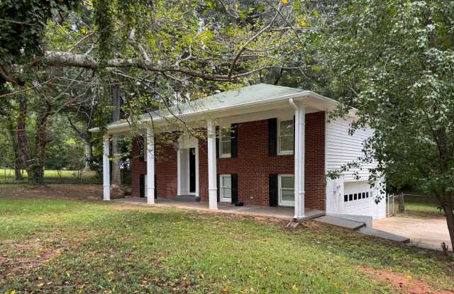 Corner Lot with Fenced in Yard! Gallery 3