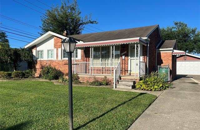 939 Deering Street photos photos