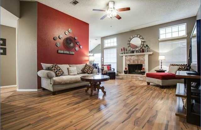 1542 Rustic Trail Gallery 2