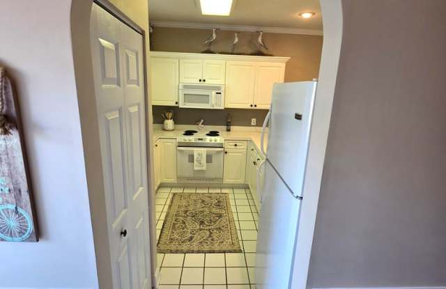 Feel Right at Home in This Charming 2-Bedroom, 2-Bathroom Home in The Gardens at Cypress Bay! Gallery 4