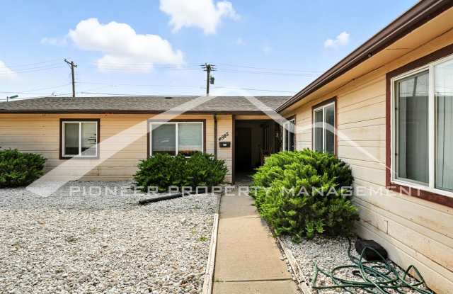 Charming Condo with Washer/Dryer and Reserved Parking photos photos