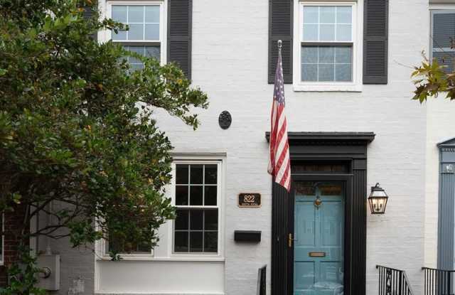 822 S ROYAL Street photos photos