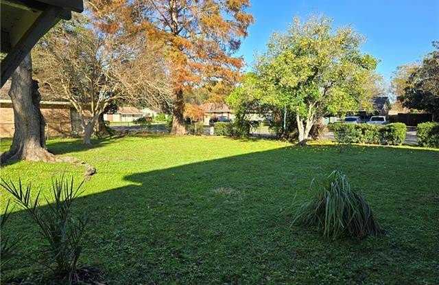 800 OAKWOOD Drive Gallery 4