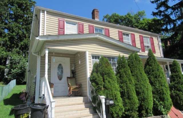 137 Thompson Ave photos photos