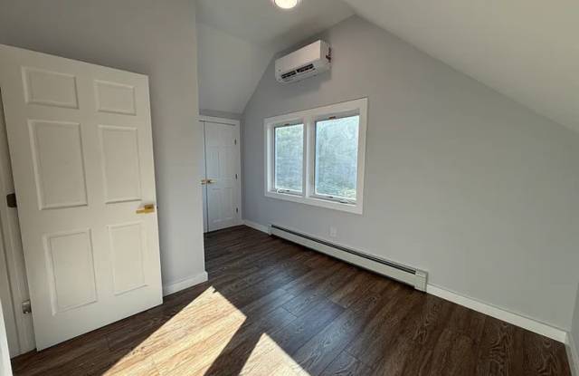 120 Pelham St Gallery 2