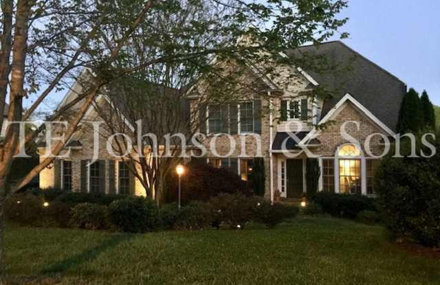 Luxury Living in Brookberry Farm Gallery 1