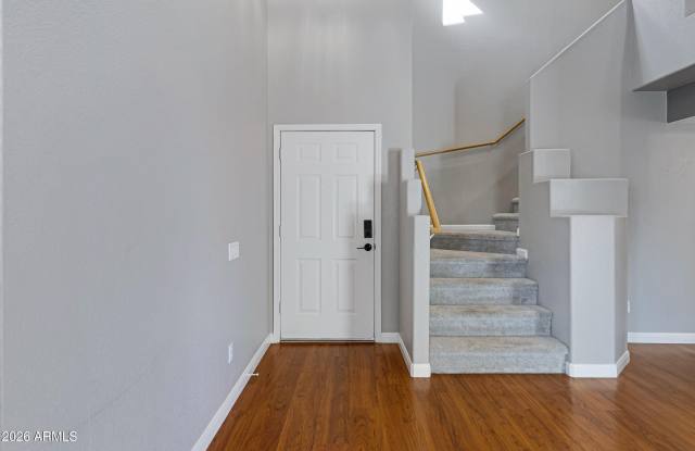 250 W Juniper Avenue Gallery 3