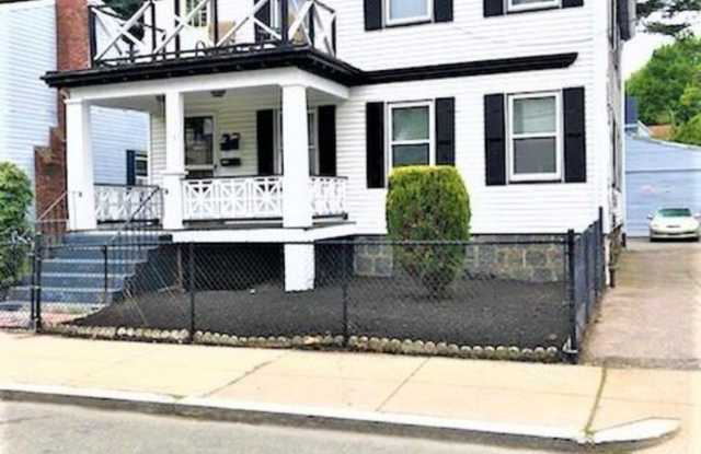 11 Monponset Gallery 1