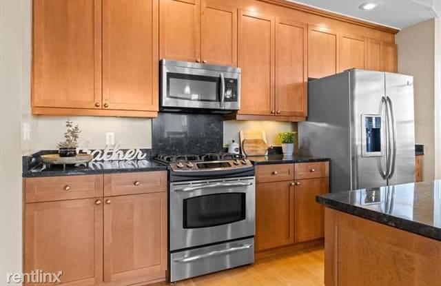 360 W Pershing Rd Apt 330 - 360 West Pershing Road, Kansas City, MO 64108