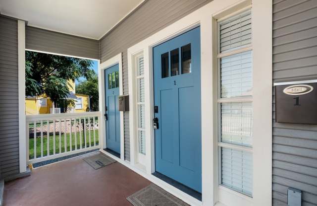 Private Balcony & Prime Location Gallery 4