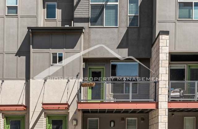 Beautiful Townhome with 2 Car Garage and Central A/C photos photos