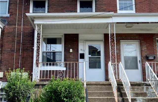 917 Greenfield Ave photos photos