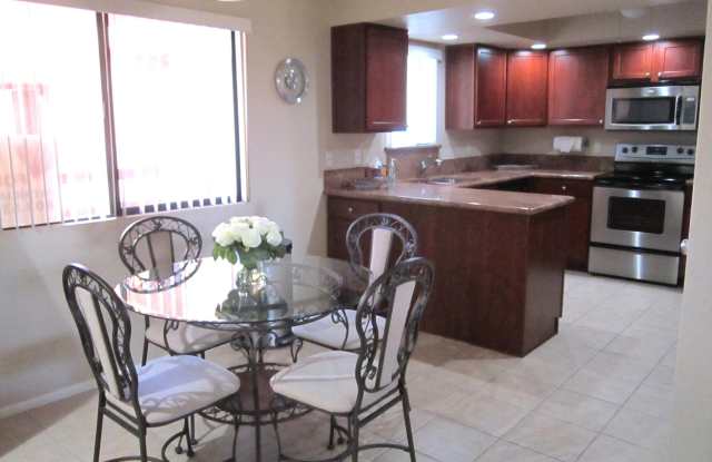12212 N PARADISE VILLAGE Parkway Gallery 2