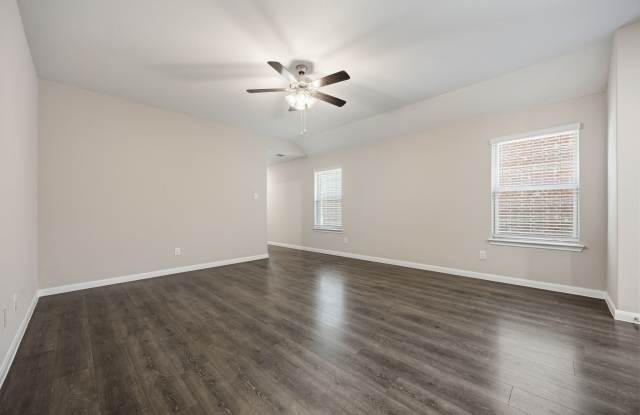 3921 Oak Creek Circle Gallery 4