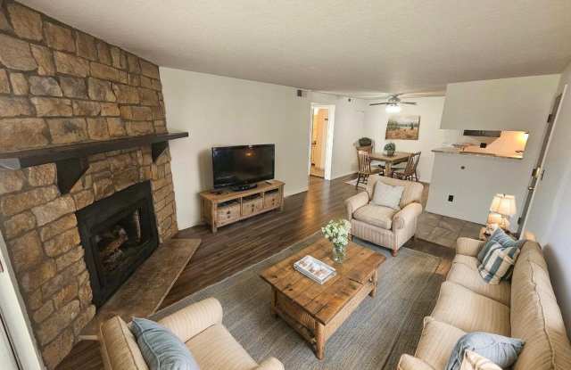 Bright Top-Floor Corner Condo on Powerline Trail – 1 Bed / 1 Bath - 1861 South Pitkin Circle, Aurora, CO 80017