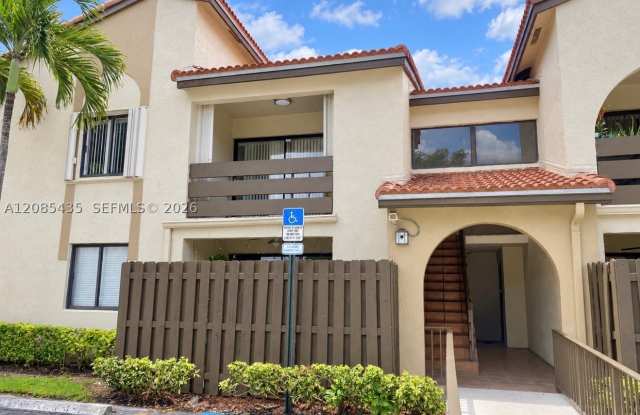 8811 SW 123rd Ct Gallery 1
