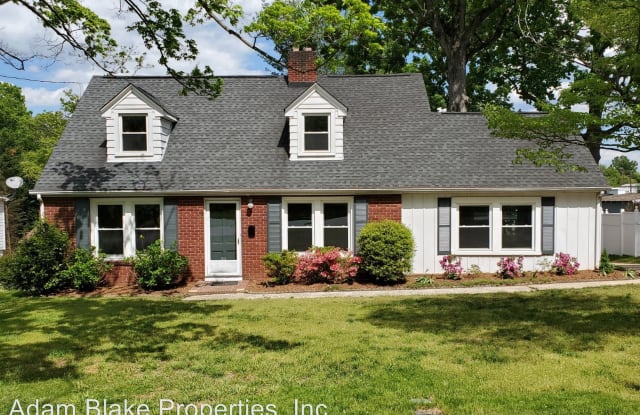 211 W. Stewart Avenue - 211 West Stewart Avenue, Mooresville, NC 28115