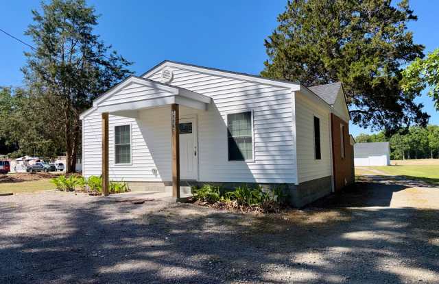 Bright & Modern 2BR/1BA - Outside City Limits photos photos