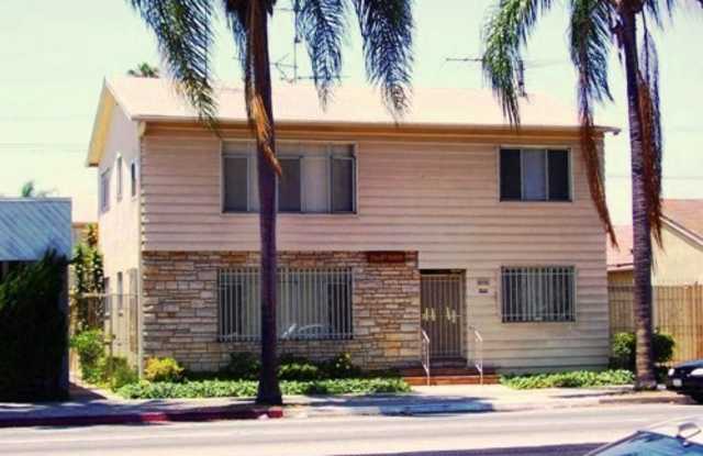 DOWNTOWN ONE BEDROOM CONDO IN GATED BUILDING photos photos